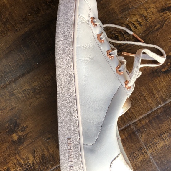 Soft pink Michael Kors sneakers! - Picture 3 of 4